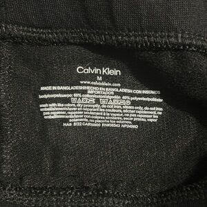 CALVIN KLEIN SWEATS- jogger style 
MONOGRAMMED 
SIZE MEDIUM